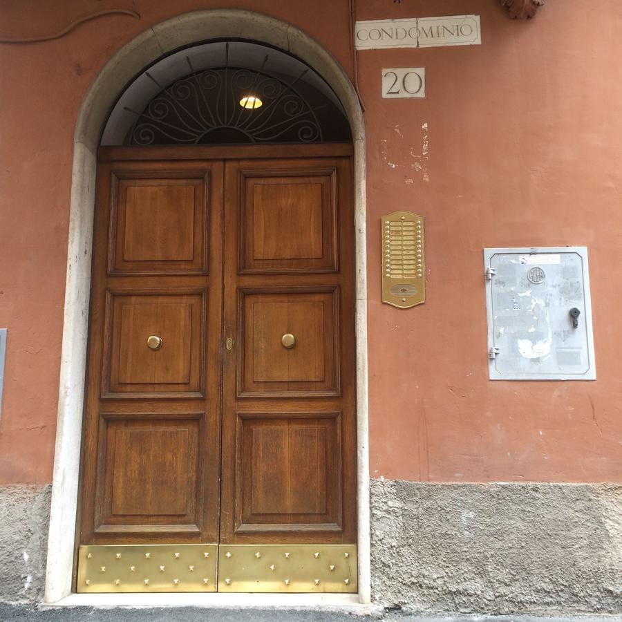 לינה וארוחת בוקר רומא Alloggio Turistico Al Colosseo מראה חיצוני תמונה